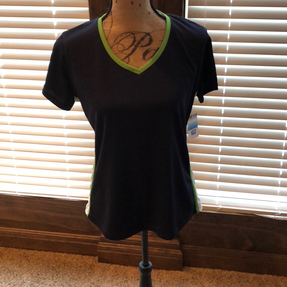 SB Active V Neck Top Size Medium